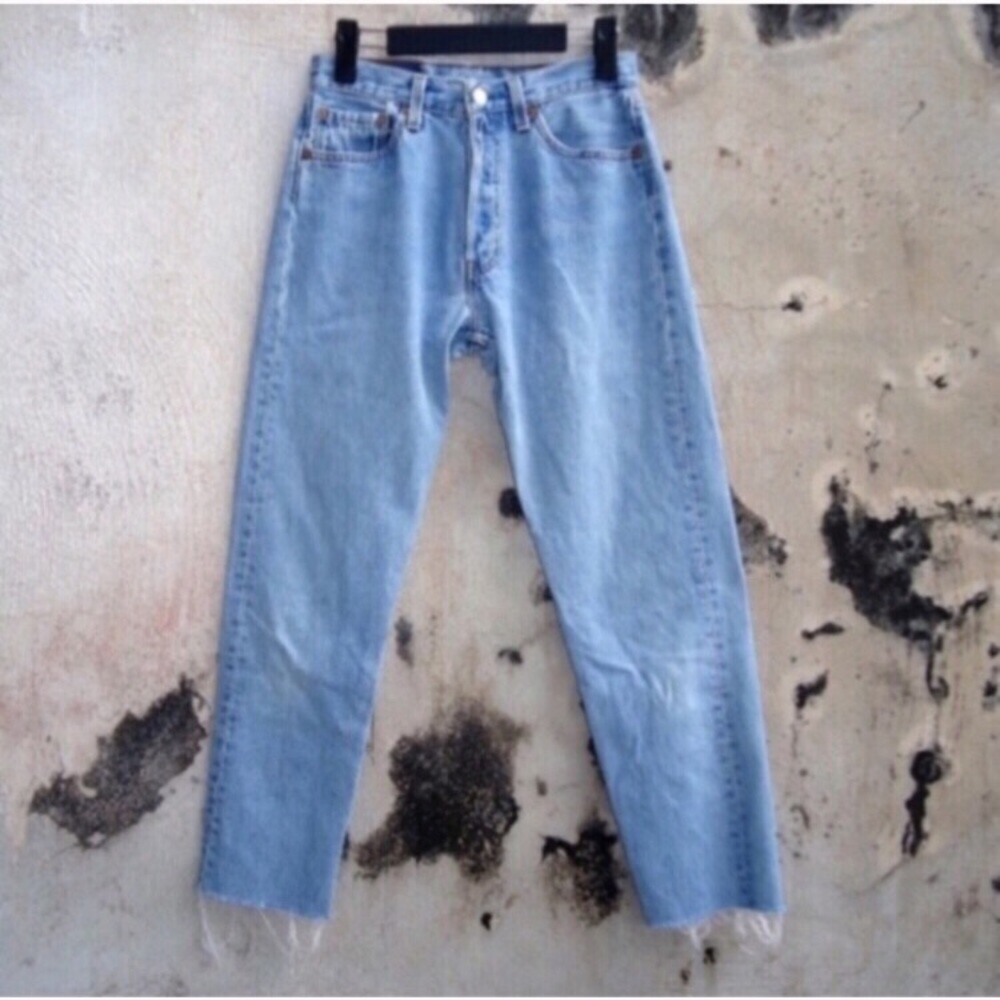 Vintage High Waisted Raw Hem Levi’s - XXS-M - Picture 2 of 4